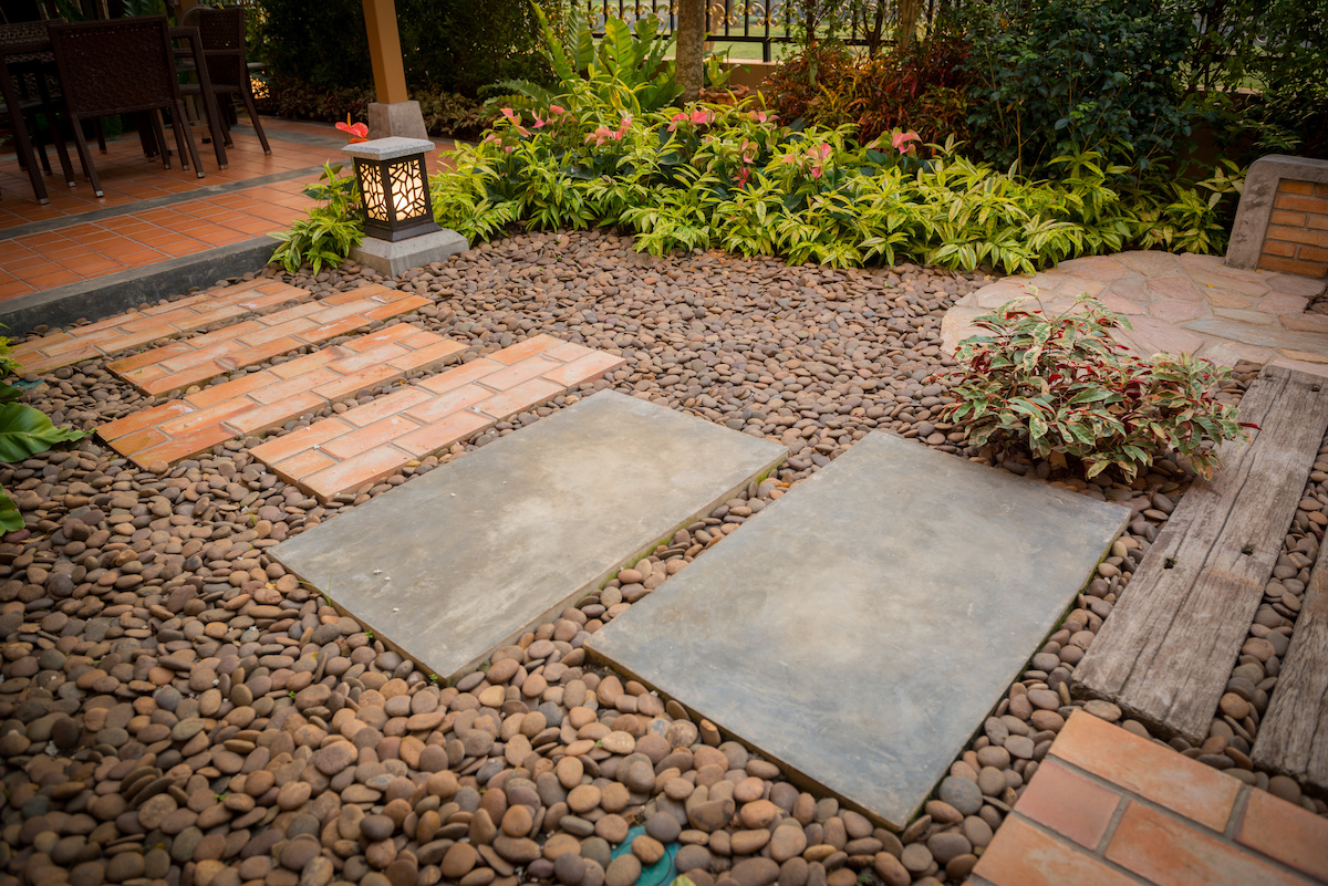 Stylish River Rock Landscaping Ideas That Will Make Your Home Stand Out